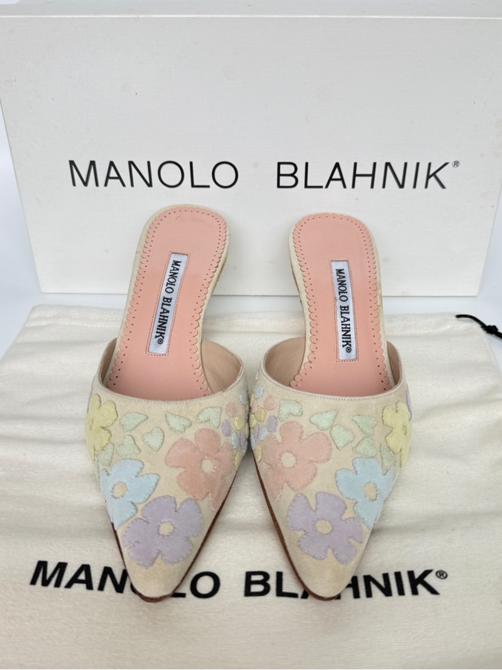 Vintage Manolo Blahnik pastel floral patchwork suede heeled mules, US 4.5, NIB - Picture 4 of 7